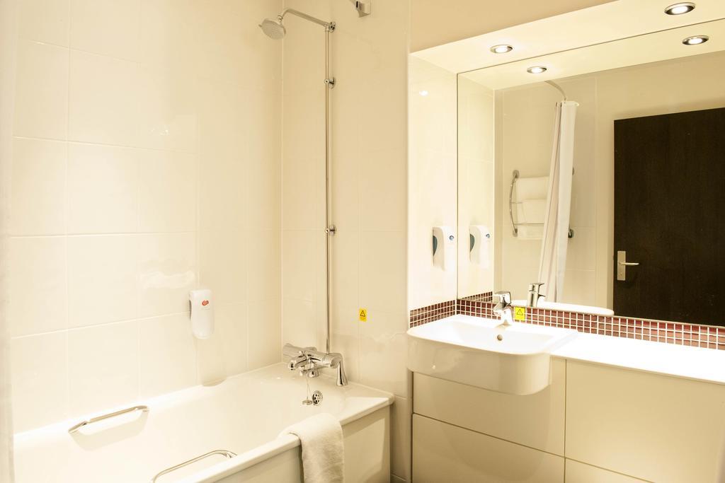 Premier Inn Manchester - פרסטוויץ' מראה חיצוני תמונה